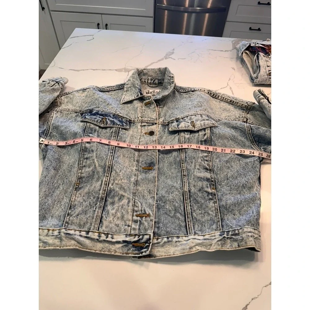 The Jackset Womens Acid Wash Denim Jacket Blue Vintage Style Oversized Small‎